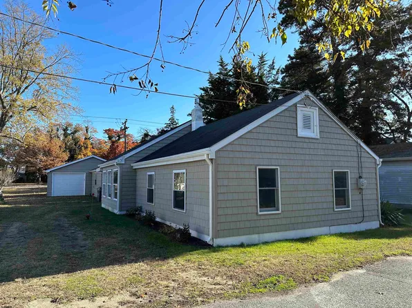 611 1st St, Somers Point, NJ 08244