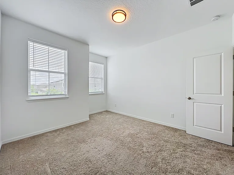 16007 Micelli Dr — Photo 39