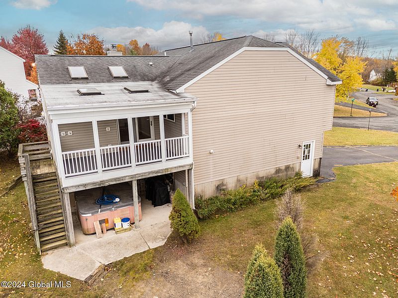 5th image of 865 Dutch Drive