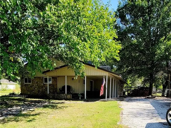 129 S Taylor St, Iola, KS 66749