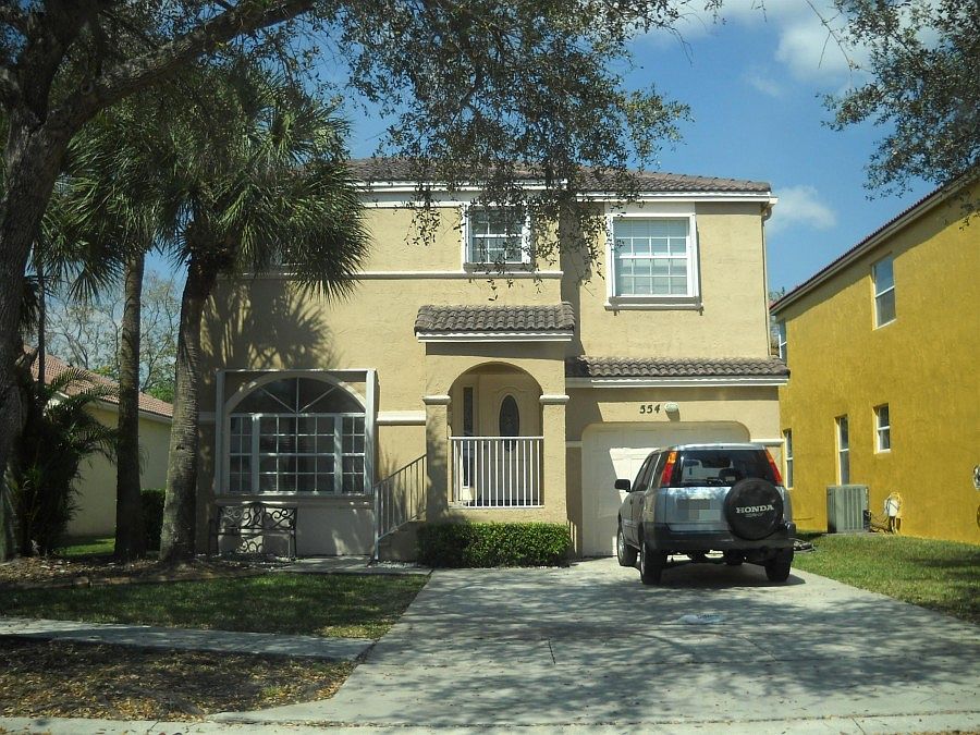 1st image of 554 NW 159th Ln