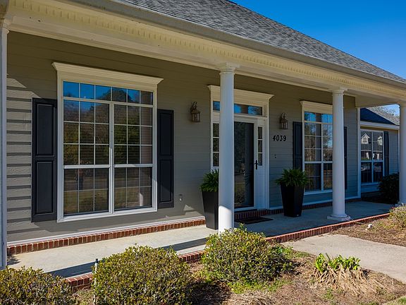3rd image of 4039 Liska Cir