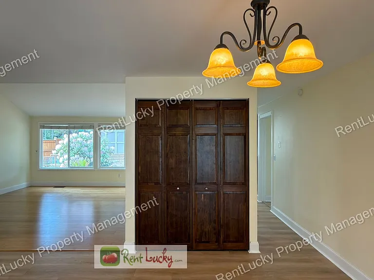 31911 42nd Ave SW — Photo 3