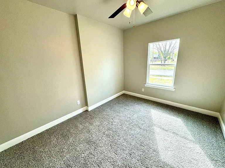 3415 Henderson St — Photo 8