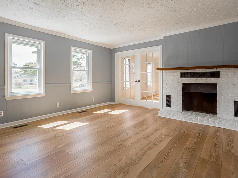 31245 Mohican Dr — Photo 5