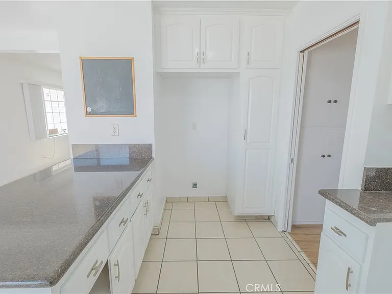 4433 Triggs St E — Photo 13