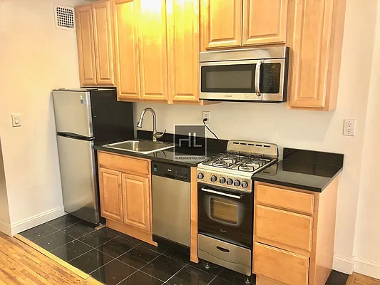 Rented by Highline Residential | media 4