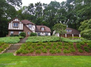 2 Mapleseed Dr, Dallas, PA 18612