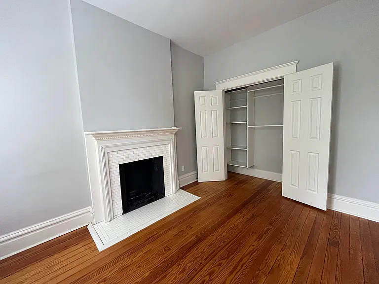 2040 Russell Blvd #2F — Photo 7