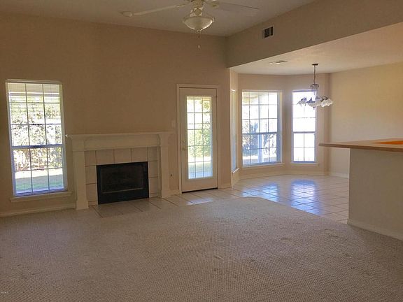 3rd image of 3908 Baywood Ln