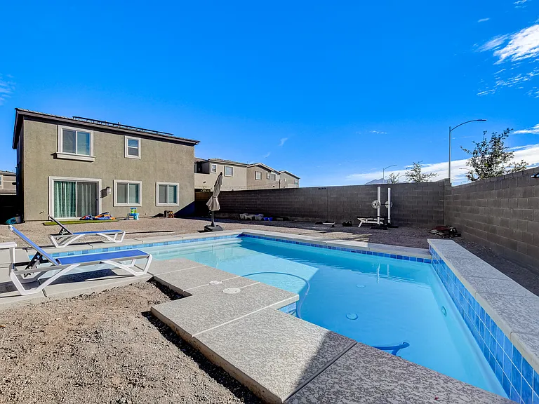 293 Mount Langley St — Photo 45