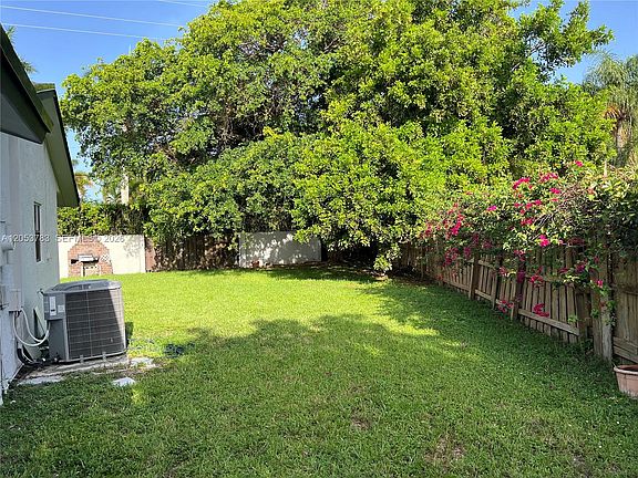 5th image of 590 SW 166th Ter
