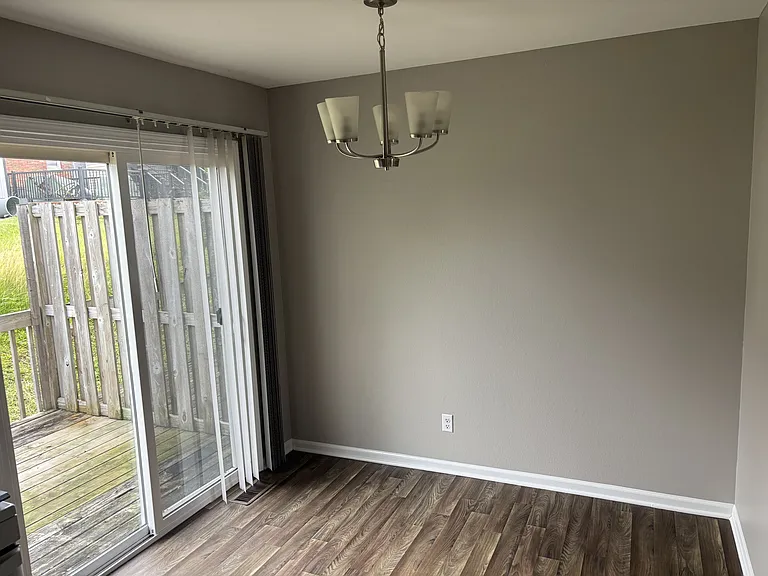3220 Coach Ln SE — Photo 4