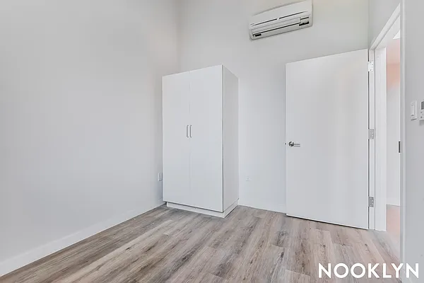 Rented by Nooklyn NYC LLC | media 43