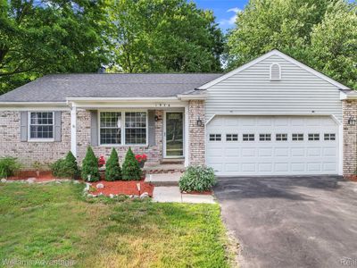 1976 Roxbury Run, Wixom, MI, 48393