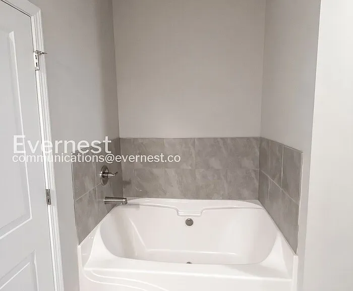 136 Culver St — Photo 13