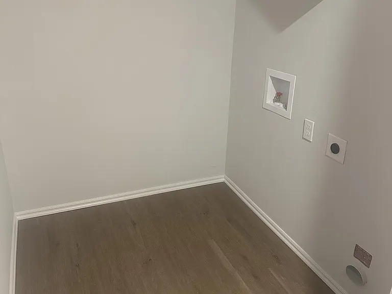 1002 Ichabod Cir — Photo 40