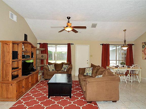 3rd image of 1105 Landing Blvd
