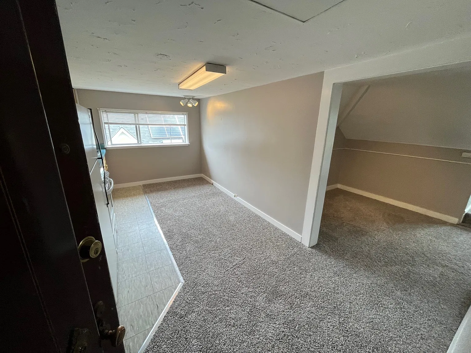 Studio, 400 sqft, $1,250 — Photo 2