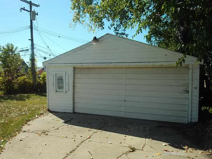 Building Photo - 26751 Belanger St