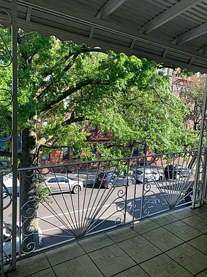 Rented by Voro, LLC | media 28