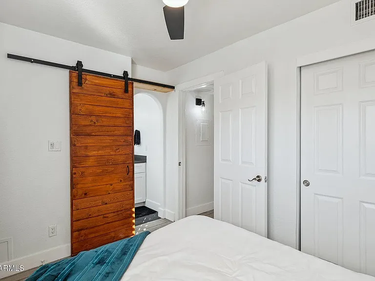 1025 E Highland Ave #6 — Photo 13