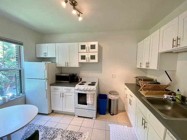 2146 N Dayton St #202 — Photo 5