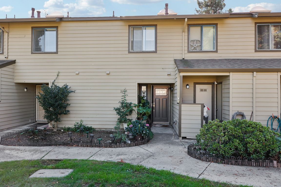 Sunvale Ct-S2910-001.jpg