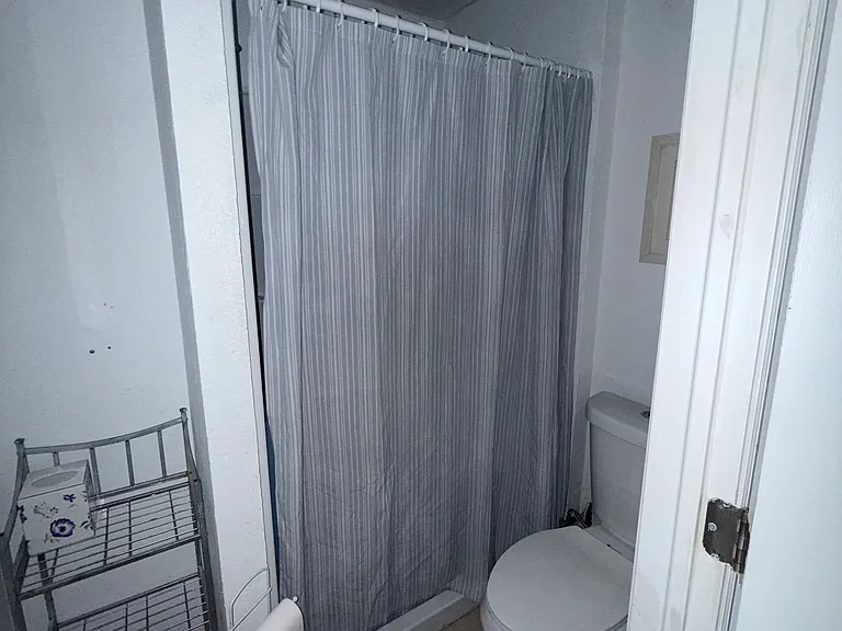 5221 SW 22nd Ter — Photo 11