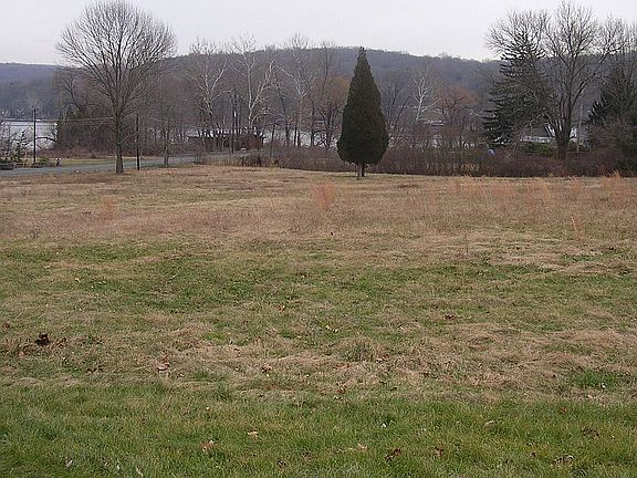 Front Yard View to Lake