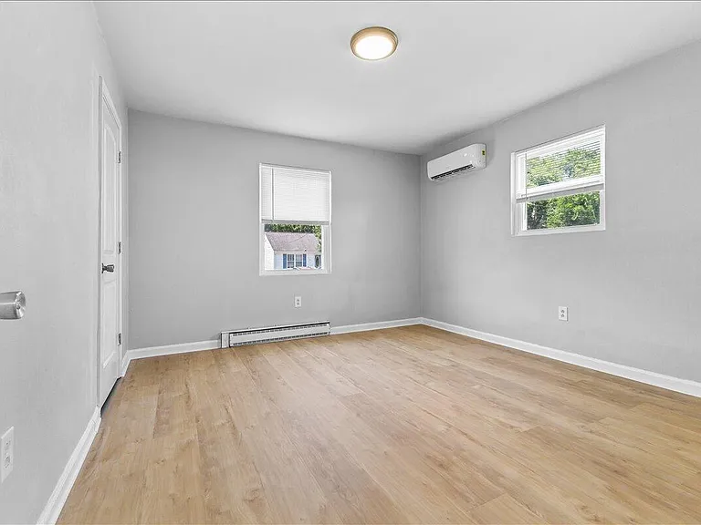 715 Bibb St NE — Photo 16