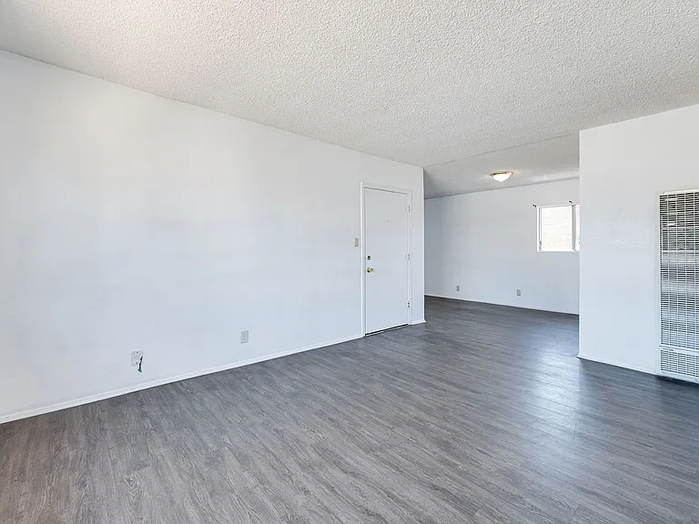 333 W 61st St #2 — Photo 11
