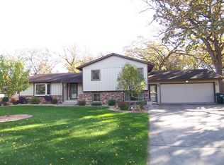 521 Shady Ridge Rd NW, Hutchinson, MN 55350