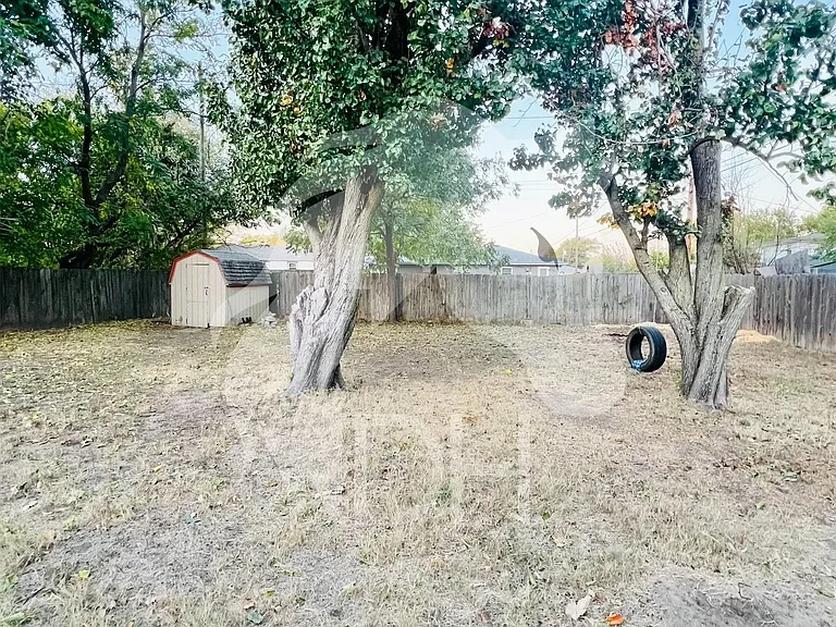 314 S Harding St — Photo 24