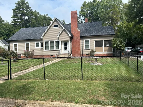 924 Maple Ave, Salisbury, NC 28144