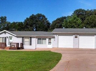 4902 Hidden Cove Rd, Quincy, IL 62305