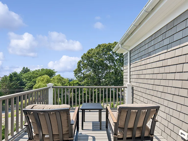 44 Lake Dr — Photo 21