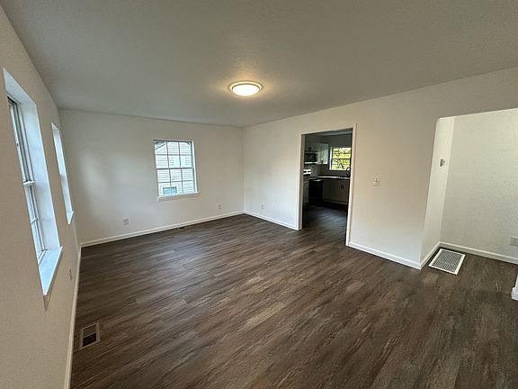 2nd image of 1625 Lombard Pl