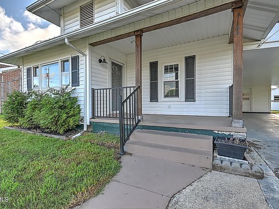 3rd image of 810 N Roan St