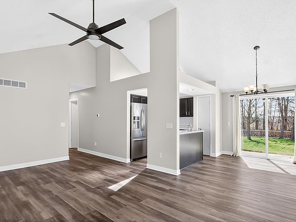 4th image of 7422 Woodsmill Ct