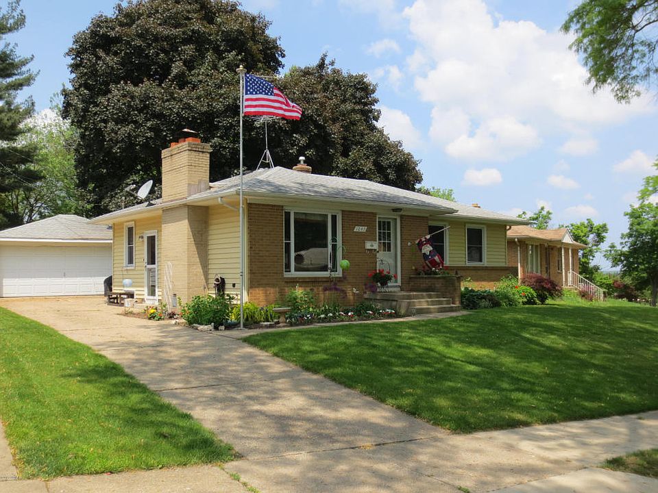 1st image of 1047 Truxton Ave NE