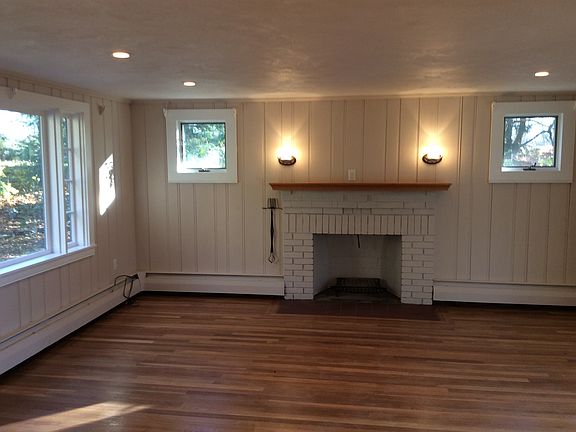 2nd image of 590 Pine St