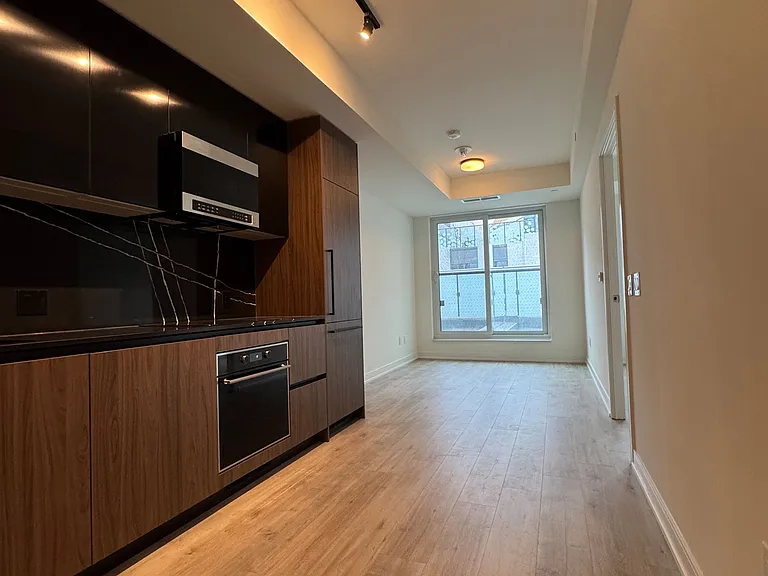 425 Front St E #313 — Photo 22