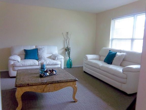 5th image of 1108 NE 55th St