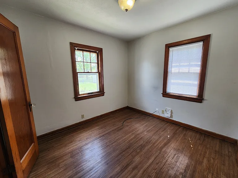 661 Dawson St — Photo 12