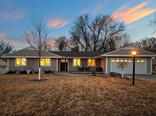 6225 Creek Valley Rd, Edina, MN 55439