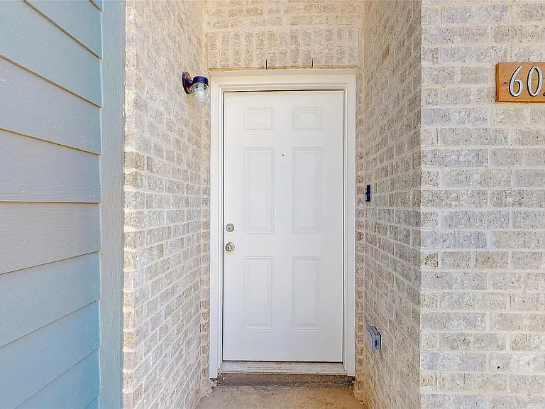 Hampton Road Duplexes — Photo 18