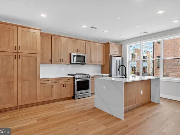 144 Pepperell St, Alexandria, VA 22304