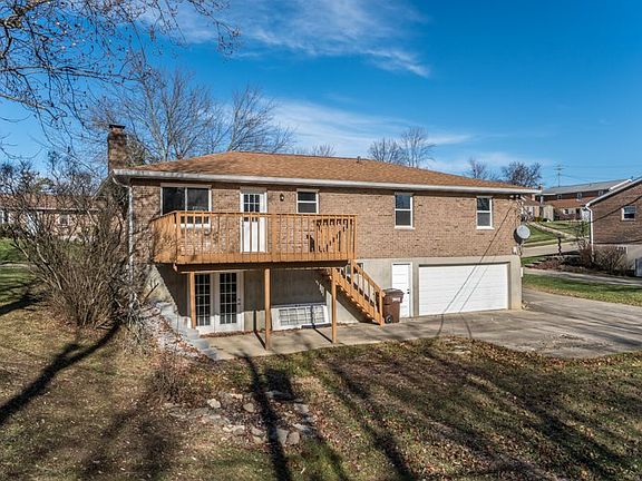 3rd image of 542 Village Dr