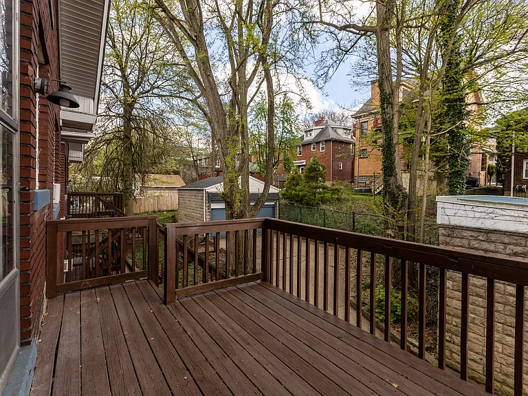 5500 Bartlett St — Photo 5